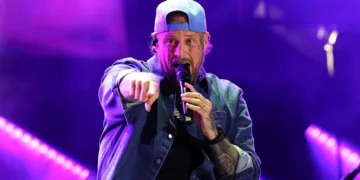 Fans Have ‘Nothing But Respect’ for Jelly Roll After He Surprises Hardcore Fan With Tickets for Life